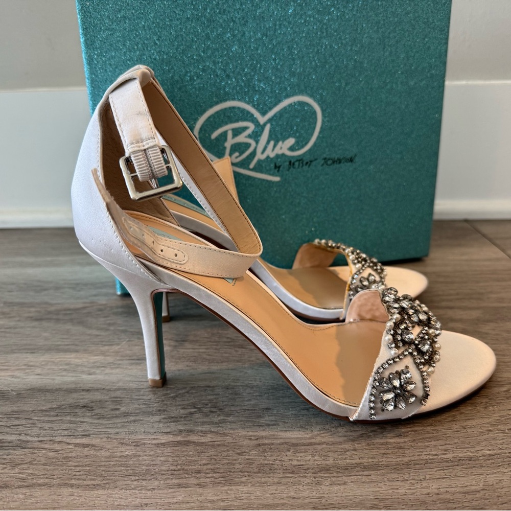 Wedding Shoes- Elegant White Beaded Women's Sandals (New- never worn) - Picture 2 of 5